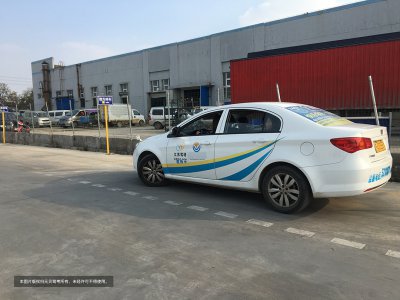 科目二练习总压线？已过学员教你看点位最简单的方法，神了！