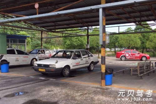 倒车入库变简单了！掌握四大原则就能过关