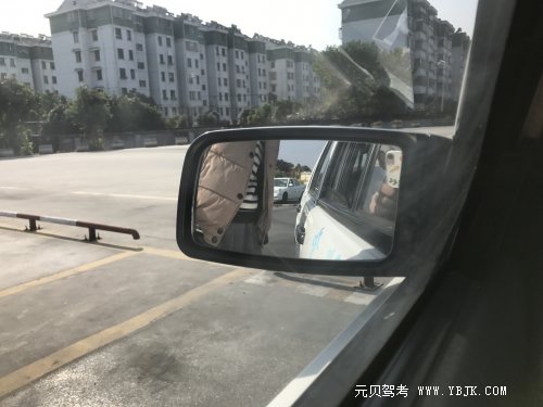 高清大图倒车入库技巧