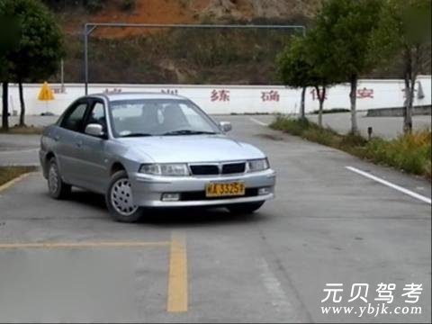 侧方位停车如何判断何时转向-雷达篇