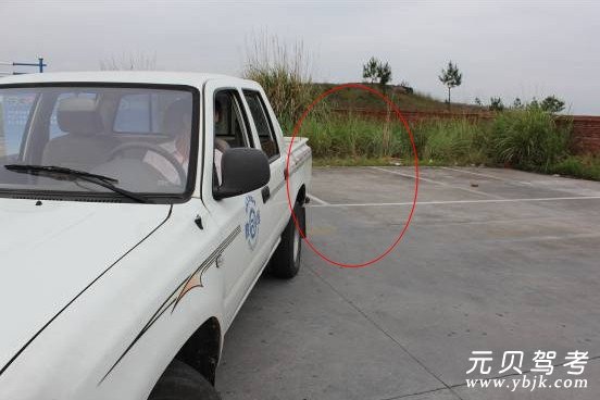 自动档倒车入库技巧是什么 第1张-库车驾校排名-报名电话-价格表-考驾照流程-科目考试技巧