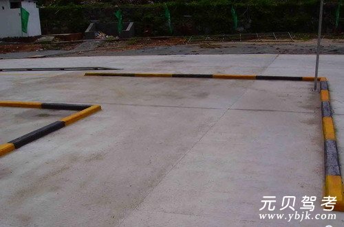 汽车驾驶直角转弯技巧 第1张-库车驾校排名-报名电话-价格表-考驾照流程-科目考试技巧