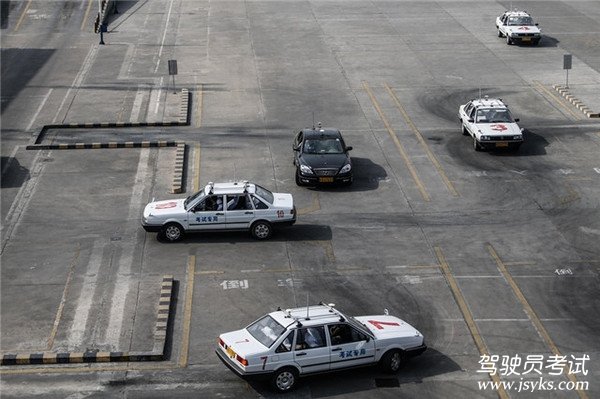 考科目二我们需要知道什么？ 第5张-库车驾校排名-报名电话-价格表-考驾照流程-科目考试技巧