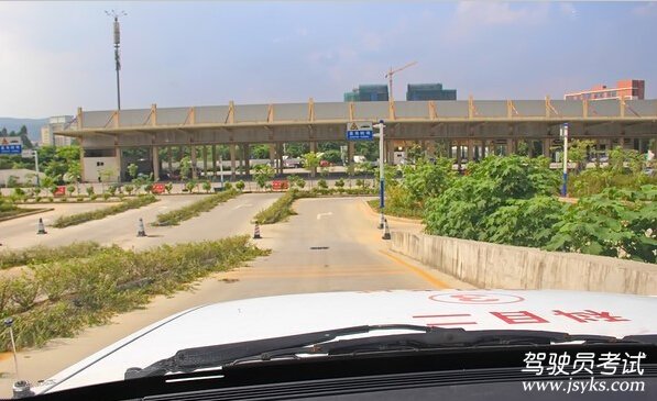 科目二考试坡道定点停车与起步难点攻克