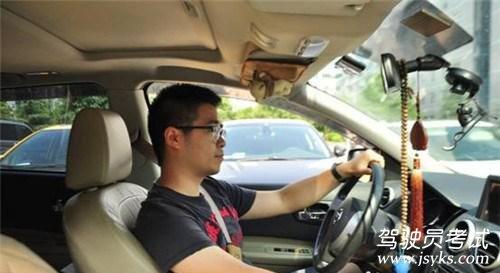 学好这些技能，倒车入库，侧方位停车轻松搞定！