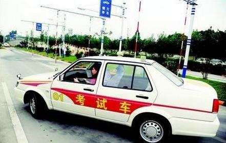 科目二不是压线就是熄火