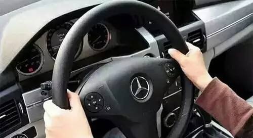 教您怎么把车开直线