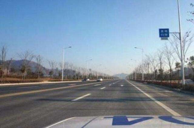 科目三直线行驶时