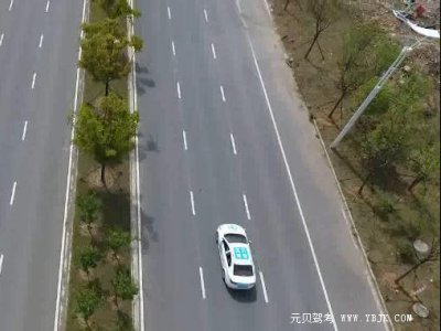 科目三直线行驶总跑偏 第1张-库车驾校排名-报名电话-价格表-考驾照流程-科目考试技巧