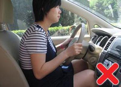油门刹车长踩错