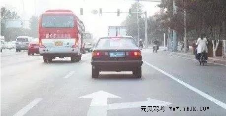 直线行驶不跑偏的特殊技巧