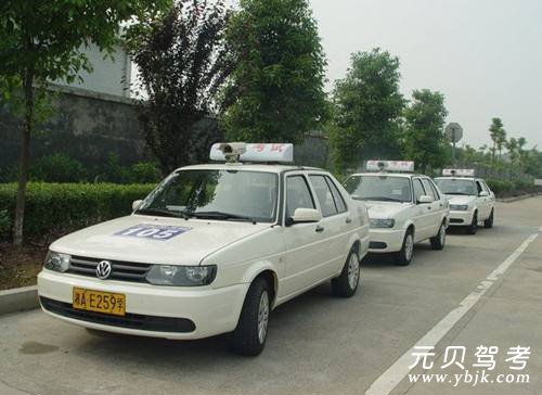 简单易学的靠边停车技巧