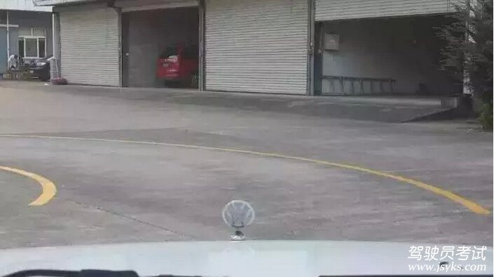 教练详解曲线行驶考试技巧 第1张-库车驾校排名-报名电话-价格表-考驾照流程-科目考试技巧