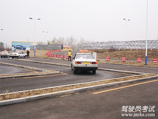 直角转弯注意事项