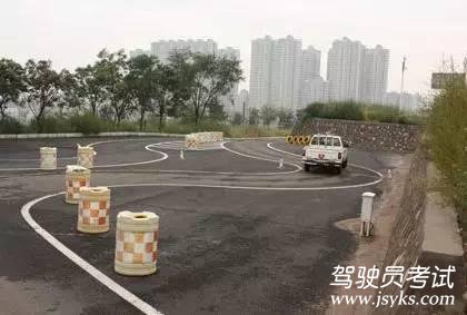 科目二考试怎么控制车速