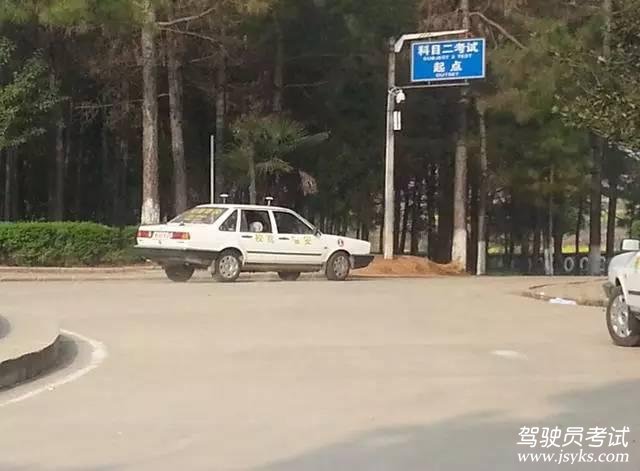 科目二考试怎么控制车速