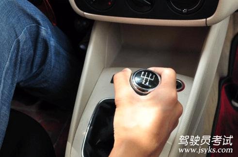 侧方停车考试现场具体情况