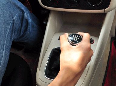 换挡、打方向……科三考生必须掌握的技巧