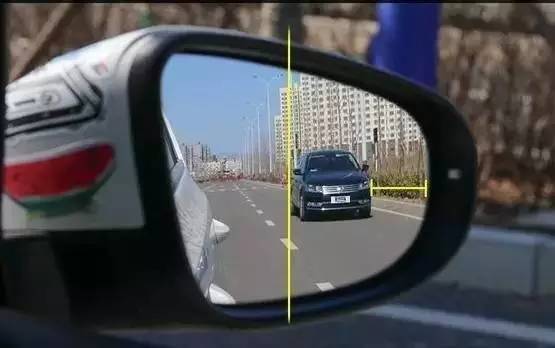 科三变更车道有技巧
