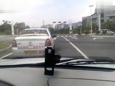 科目三考试掉头可以停车吗