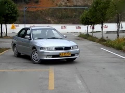 科目二考试如何避免被判中途停车