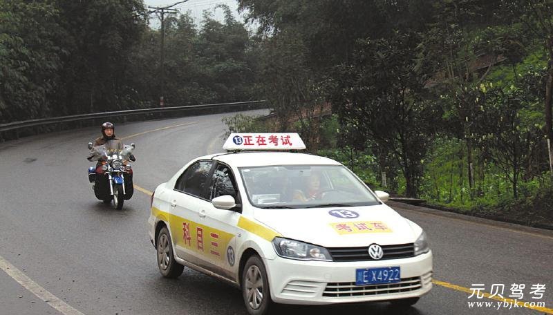 百米加减档怎么换档 第1张-库车驾校排名-报名电话-价格表-考驾照流程-科目考试技巧