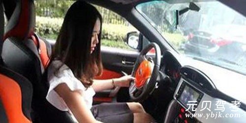 学车时换挡操作如何避免顿挫感