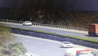 高速爆胎后