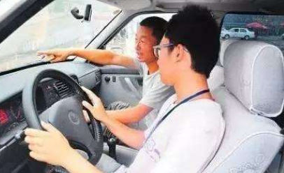 学车要多少钱_选驾校要注意什么