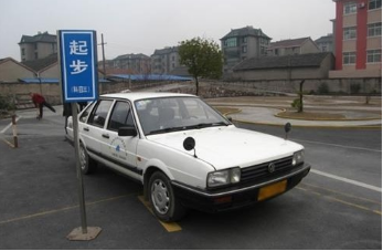 科目三起步防熄火技巧