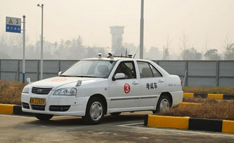 为什么倒车入库老是压到线