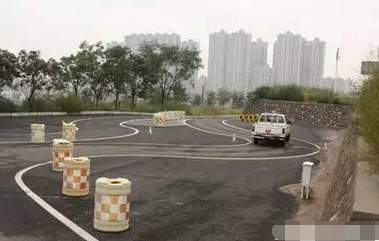 科目二考试如何控制车速
