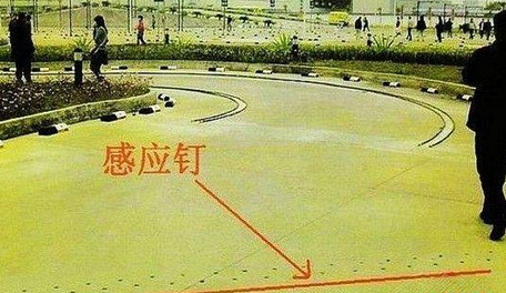 曲线行驶总压线怎么办