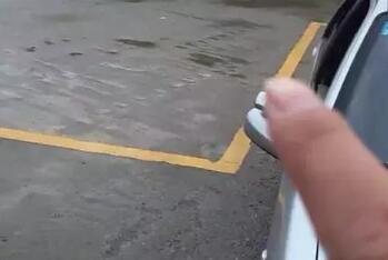 倒车入库找什么点最准?找准时机才能一把过