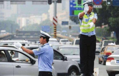 科目一交警手势图巧记方法