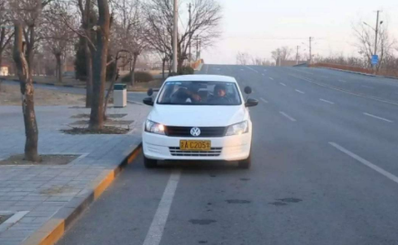 科目三靠边停车30公分有哪些技巧