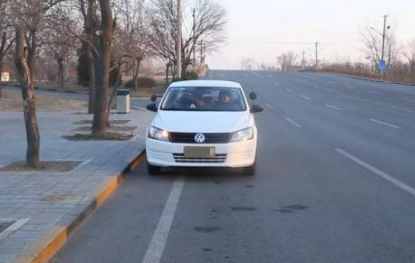 驾考科目三靠边停车30公分技巧及注意事项
