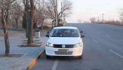 2019科目三靠边停车30公分技巧