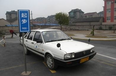 科目三考试平稳起步技巧