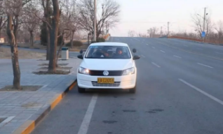 靠边停车30公分技巧详解
