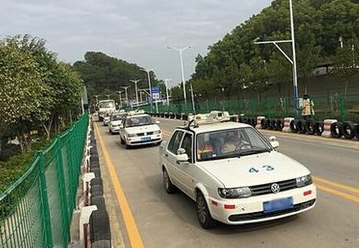 2019靠边停车30公分技巧及注意事项