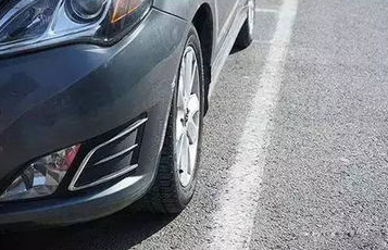 靠边停车30公分技巧及注意事项