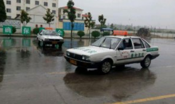 科目二遇到下雨天该怎么办