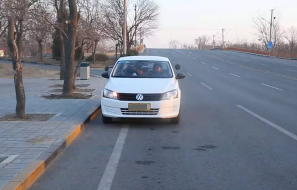 科目三考试如何靠边停车