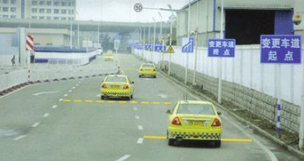 科目三如何变更车道方向不偏离