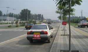 科目三路考靠边停车30公分技巧