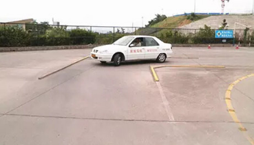 科目二直角转弯方法解析