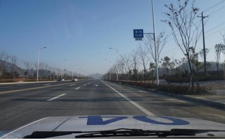 直线行驶容易犯错的地方有哪些