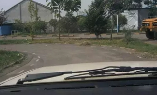 科目二曲线行驶如何不压线