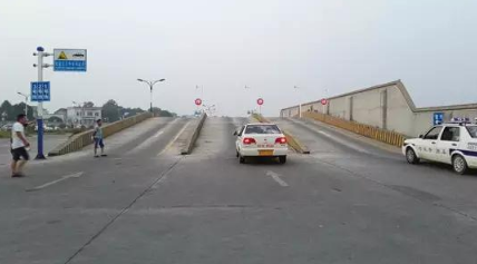 科目二坡道起步操作技巧